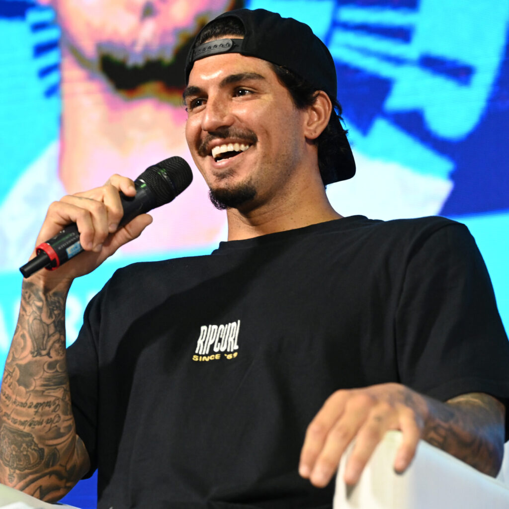 RIO DE JANEIRO (RJ), 05/10/2023 - EVENTO / RIW - Rio Innovation Week, maior evento de tecnologia e inovação da América Latina, realizado no Pier Mauá, no Centro do Rio. Na imagem, o surfista Gabriel Medina na plenaria RIW.