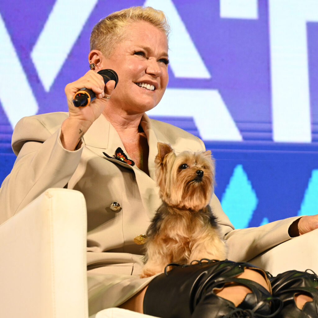 RIO DE JANEIRO (RJ), 06/10/2023 - EVENTO / RIW - Rio Innovation Week, maior evento de tecnologia e inovação da América Latina, realizado no Pier Mauá, no Centro do Rio. Na imagem, a apresentadora Xuxa na plenaria RIW