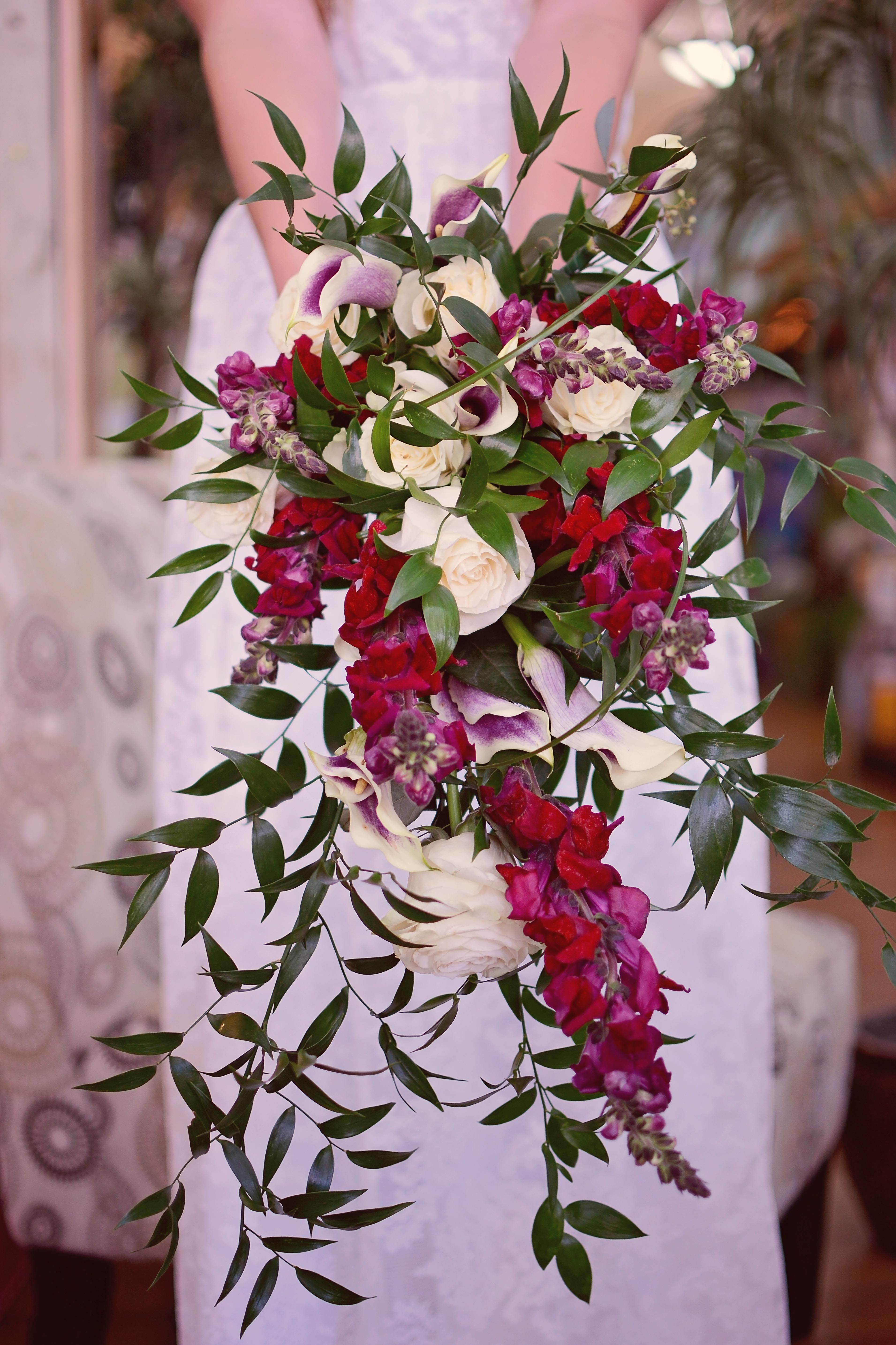 12++ Cascading burgundy wedding bouquet info