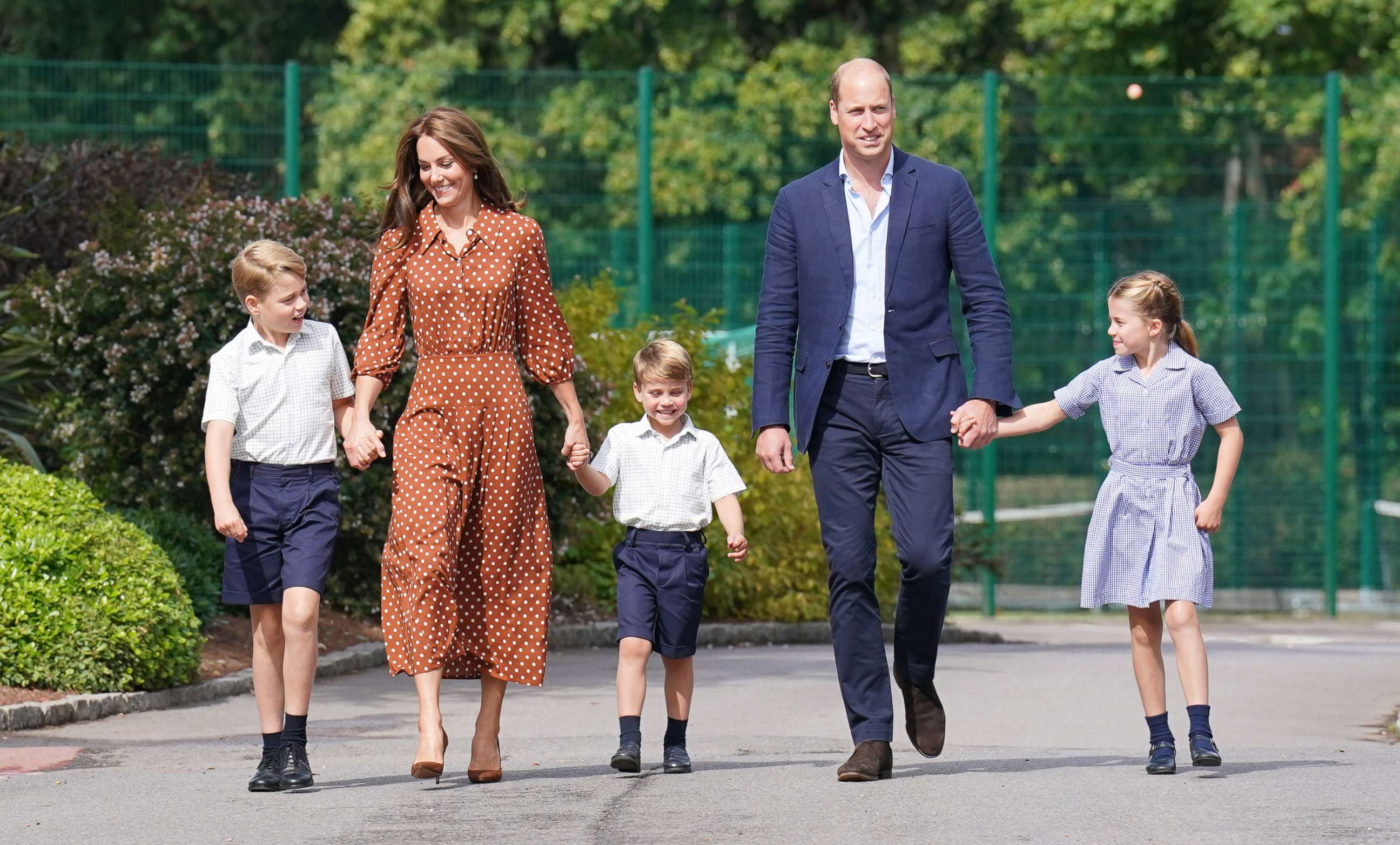 PHOTO: Prince George, Princess Charlotte and Prince Louis accompanied by their parents, Prince William, Duke of Cambridge and Catherine, Duchess of Cambridge, arrive at  Lambrook School, Sept. 7, 2022, in Bracknell, England.