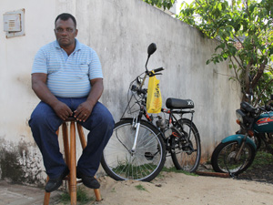 O aposentado Sebastião Manuel de Paulo teme a dengue (Foto: Paulo Toledo Piza/G1)