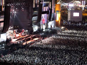 Shows levaram uma multidão à Cidade do Rock (Foto: AP)