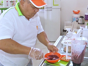 Família se uniu para administrar sorveteria (Foto: Reprodução/TV Morena)