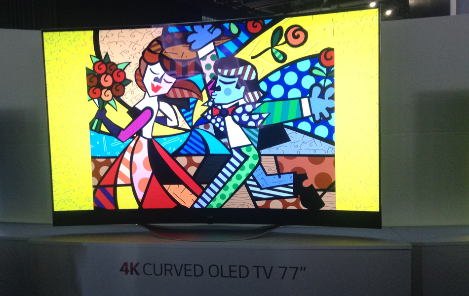 07/01 - Imagem do pintor brasileiro Romero Britto em demonstração de TV OLED 4K