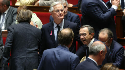 Michel Barnier, aux côtés du ministre français de l'Intérieur Bruno Retailleau (assis à sa gauche), peu avant de prononcer sa déclaration de politique générale à l'Assemblée nationale, ce mardi 1er octobre 2024.