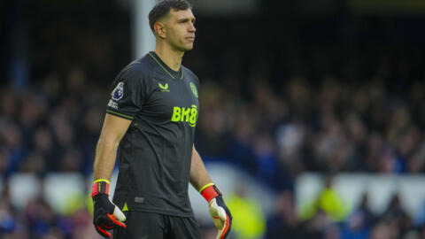 Mai tsaron ragar Argentina da Aston Villa Emiliano Martinez. 14/01/24