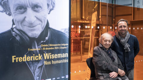 Le réalisateur Frederick Wseman et son distributeur Mathieu Berthon, le 9 septembre 2024, au centre Georges Pompidou