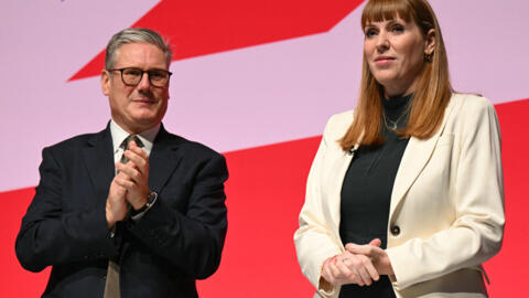 Keir Starmer et Angela Rayner (à dr.) le 22 septembre à Liverpool. La représentante de l'aile gauche du Labour a promis une nouvelle loi pour donner plus de droits aux travailleurs.