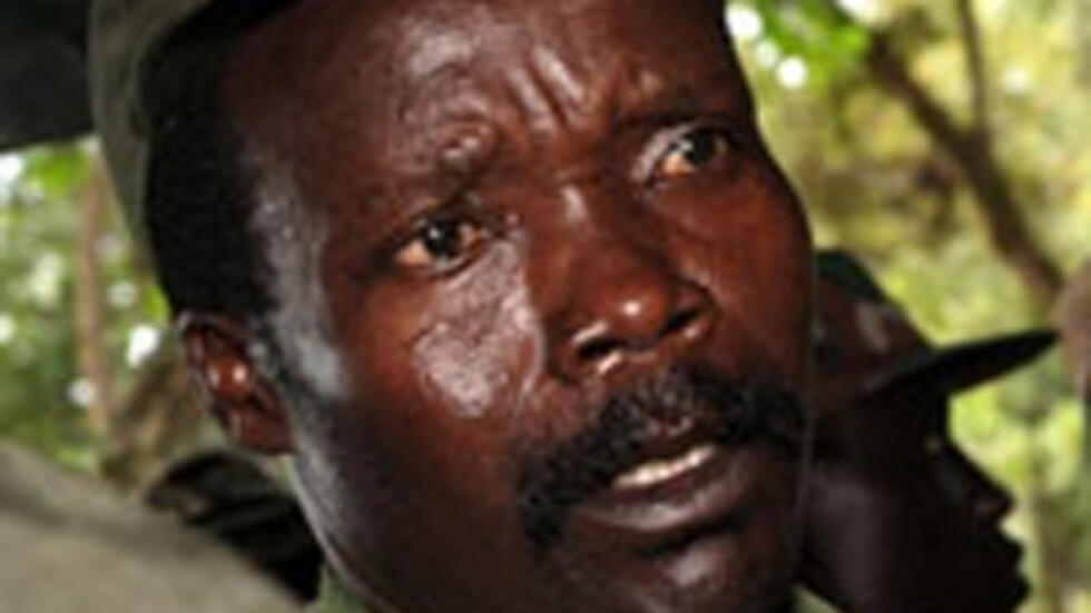 Joseph Kony, leader de l'Armée de résistance du Seigneur, objet d'un mandat d'arrêt de la CPI est toujours en fuite.