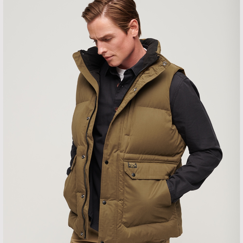 SUPERDRY 男裝 保暖背心 MF Non Hooded Gilet 卡其色