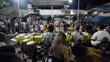 Samba do Trabalhador - O samba do trabalhador acontece toda 2ª no Renascença Clube, no andaraí, bairro da periferia do Rio de Janeiro. Há 17 anos é uma das mais tradicionais rodas de samba da cidade.