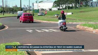 Telespectador reclama de sinalização no Trevo do Guarujá - Cascavelenses cobram de quem é a responsabilidade pelo trânsito no local