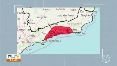 Inmet emite alerta para risco de forte chuva na Costa Verde do RJ - Motivo é a passagem de um ciclone subtropical pelo Sul do Brasil, que pode provocar ventos de até 83 km/h, diz Inmet.