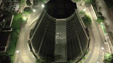 Zona Central Do Rio De Janeiro - O voo noturno pela Zona Central do Rio continua. Por quase 200 anos, a cidade foi a capital do país. As marcas desse tempo de pompa e poder ainda estão por toda parte.