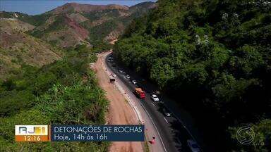 Pista de subida da Serra das Araras será fechada para detonação de rochas - Interdição será nesta quinta-feira, de 14h às 16h.