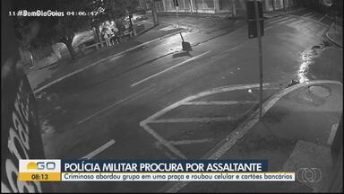 Polícia Militar busca assaltante que aterroriza moradores de Itumbiara - Homem foi flagrado roubando em distribuidora de bebidas e teria agido em praça da cidade.