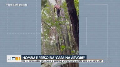 Homem é preso pela polícia em cima de árvore - Ele era procurado após ser condenado por estupro contra enteada.