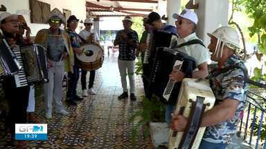 112 anos de Luiz Gonzaga: festejos gratuitos homenageiam o Rei do Baião em Exu - No parque Aza Branca, sanfoneiros de Pernambuco e Ceará se reúnem em homenagem ao Gonzagão. Os festejos comemorativos contam com música, cultura e tradição no Sertão do Araripe