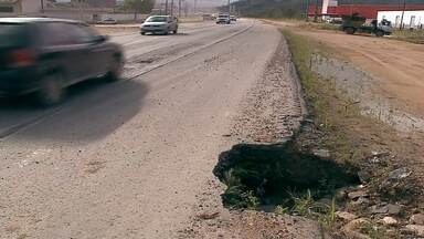 Buraqueira toma conta da BR-470 no Vale do Itajaí - Segundo DNIT, o Departamento Nacional de Infraestrutura de Transporte, operação tapa-buracos começou nesta segunda-feira (09).