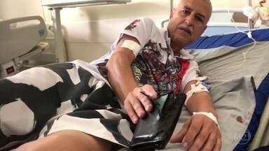 "Morreu no meu ombro", conta sobrevivente de carro fuzilado por militares - Sérgio Gonçalves é sogro da vítima Evaldo dos Santos Rosa, que estava dirigindo. Militares dispararam ao menos 80 vezes contra o carro em que estavam na Zona Norte do Rio de Janeiro.