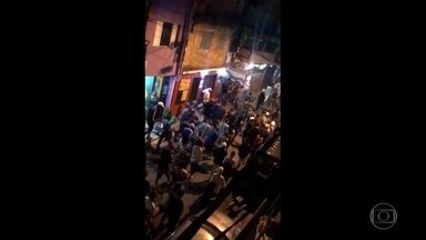 Oito homens e uma mulher morrem pisoteados em baile funk em Paraisópolis, em São Paulo - Outras sete pessoas ficaram feridas durante a confusão que começou com a chegada da Polícia Militar na festa, que reunia mais de 5 mil pessoas.