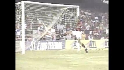 Em 2000, Flamengo vence o Vasco por 2 a 1 e é campeão carioca