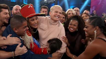 Xuxa recebe o carinho dos fãs no encerramento do 'Altas Horas', 03/2023