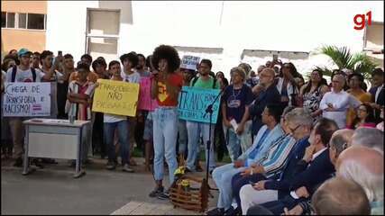 Durante protesto na UFBA, alunos acusam professora de transfobia