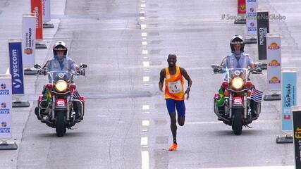 Timothy Kiplagat, do Quênia, vence a prova masculina da Corrida de São Silvestre