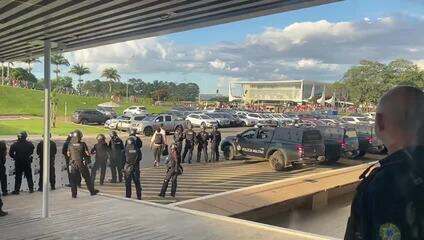 Reforço do policiamento em volta do Congresso Nacional e do STF na marcha dos indígenas