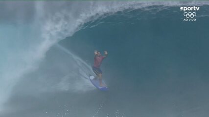 Fantástico! Gabriel Medina pega onda espetacular e consegue 9.90