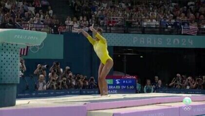 Rebeca salta muito bem e consegue 15.100 na final do individual geral