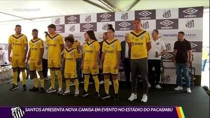 Santos apresenta nova camisa em evento no estádio Pacaembu