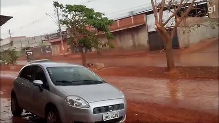 Chuva é registrada por moradores no Sol Nascente, no Distrito Federal.