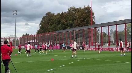 Bayern de Munique treina em Birmingham na véspera do jogo contra o Aston Villa