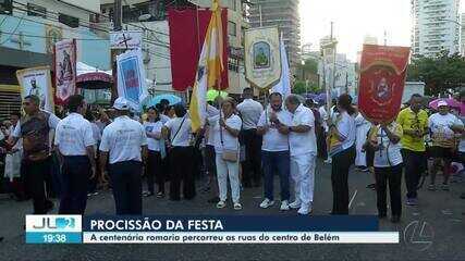 Procissão centenpária da festa reúne atletas e percorre ruas de Belém