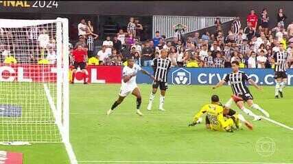 Aos 51 min do 2º tempo - gol de dentro da área de Júnior Santos do Botafogo contra o Atlético-MG