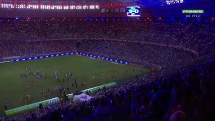 Torcida do Fortaleza faz linda festa no Castelão após vitória sobre o Internacional