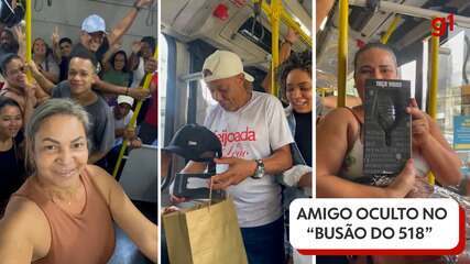 Passageiros fazem 'amigo oculto' dentro de ônibus na Grande BH