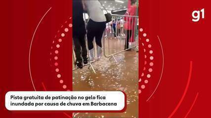 Pista gratuita de patinação no gelo fica inundada por causa de chuva em Barbacena