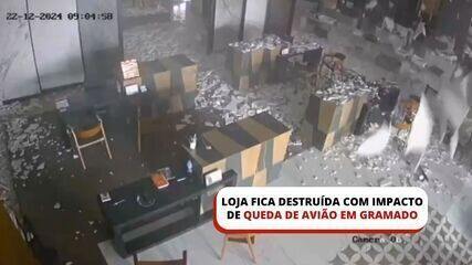 Loja perto de local de acidente em Gramado fica destruída após queda de avião