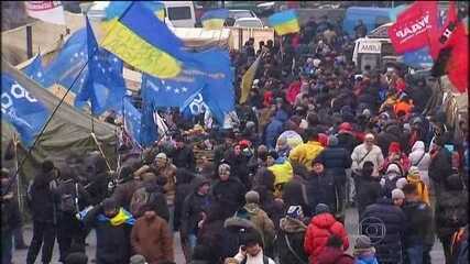 Reportagem de Roberto Kovalick e Sergio Gilz sobre os protestos no centro de Kiev, onde milhares de pessoas enfrentam o frio para protestar contra o governo da Ucrânia. Jornal Nacional, 07/12/2013