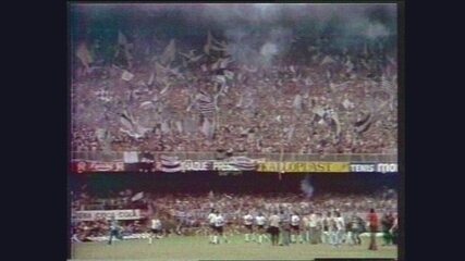 "Superclássicos": relembre a invasão corintiana ao Maracanã em 1976