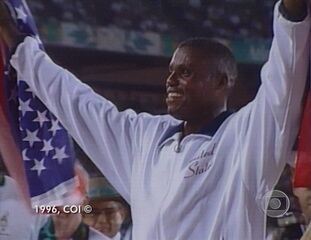 BOLETIM OLÍMPICO: o programa mostra a despedida do velocista Carl Lewis, nove vezes campeão olímpico, nas Olimpíadas de Atlanta, 29/07/1996.