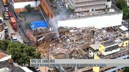 Equipes do Corpo de Bombeiros e da prefeitura do Rio de Janeiro seguem no local da explosão. 'Hora 1', 20/10/2015