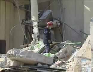 Reportagem de Rodrigo Alvarez sobre o trabalho de busca de sobreviventes em um supermercado destruído pelo terremoto no Haiti. Fantástico, 17/01/2010.