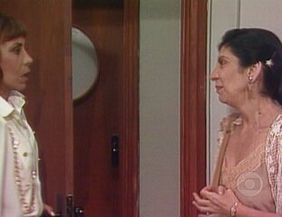 Miguel Falabella apresenta o programa de 06/04/1991, com os erros de gravação da novela “Lua Cheia de Amor”.