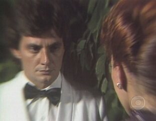 'Louco Amor' (1983): cena em que Renata (Tereza Rachel) humilha Luiz Carlos (Fábio Jr.) de todas as formas que pode. Com Patrícia (Bruna Lombardi) e Marcelo (Edson Celulari, em participação especial).