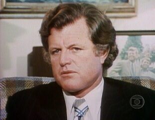 O repórter Helio Costa entrevista com exclusividade o senador norte-americano Edward Kennedy, Fantástico, 03/08/1975.