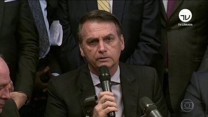 Bolsonaro entrega ao Congresso projeto de aposentadoria dos militares